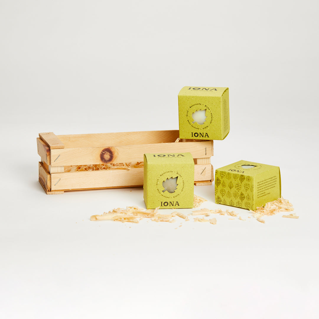 Låda av cembratall med 3 björktvålar (anpassningsbar)