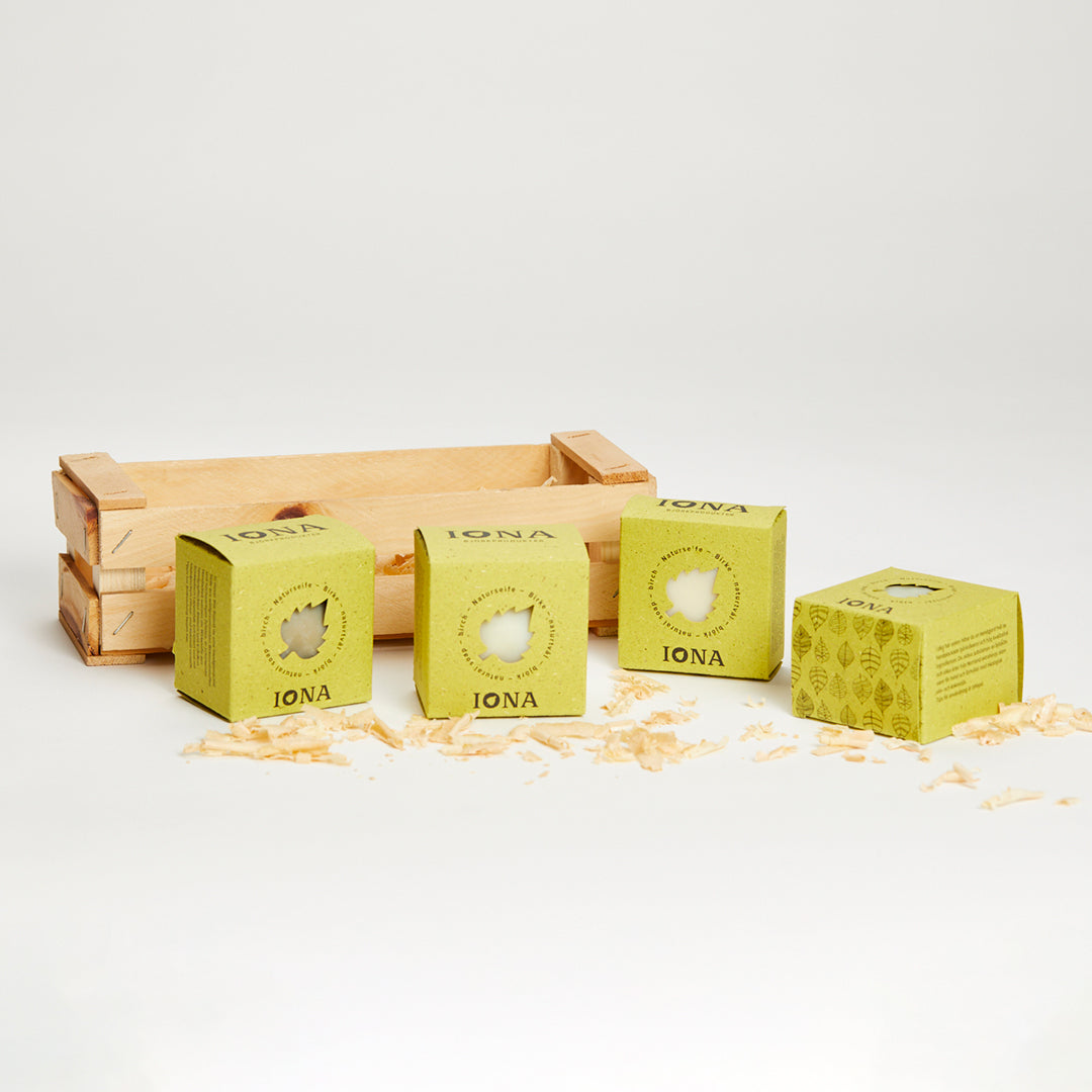 Låda av cembratall med 4 björktvålar (anpassningsbar)